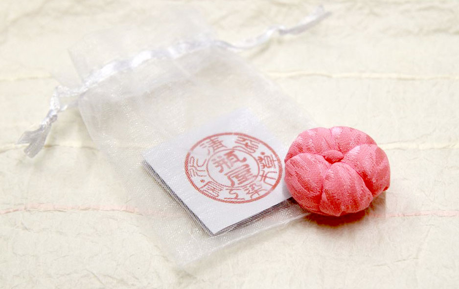 「里璃（りり）」紅花染めの反物生地を使用した小物。 草木染工房　瓶屋 アンケートプレゼント 東北観光ふりーぱす