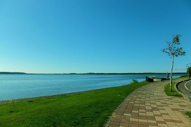 海沿いのオホーツクラインを走り、クッチャロ湖畔でキャンプしよう