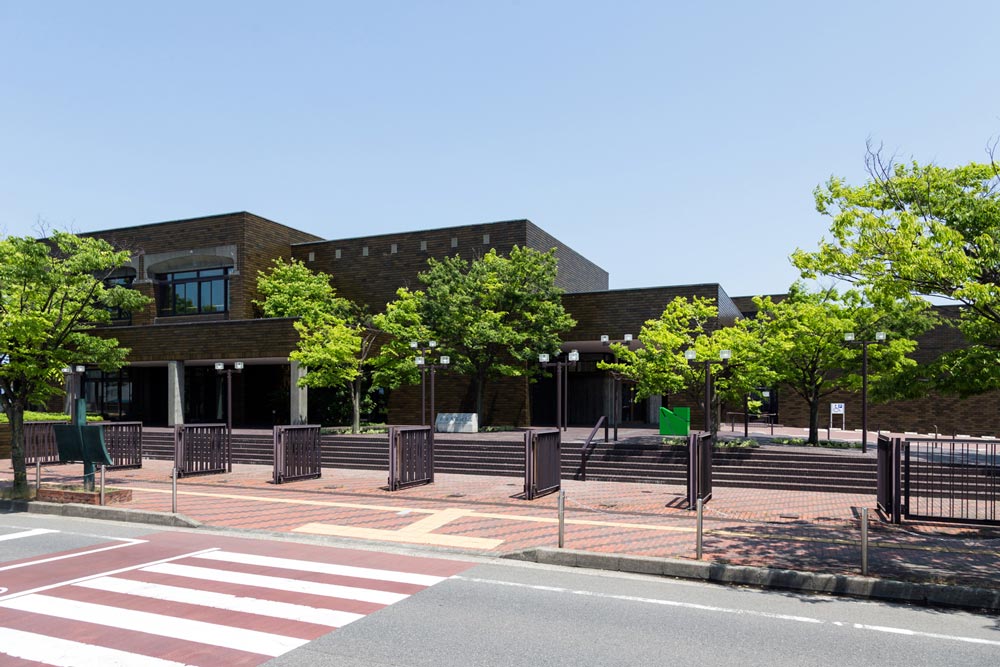 新潟市美術館