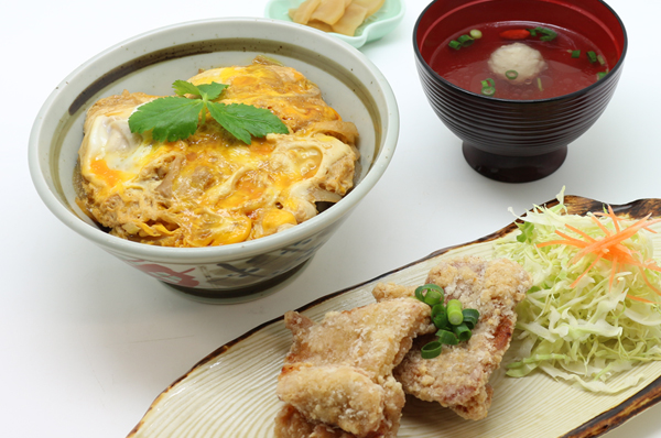 親子丼唐揚げ膳