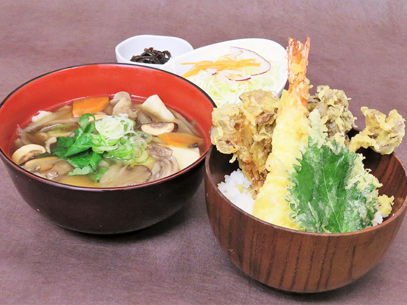 ひっつみ汁ミニ天丼セット