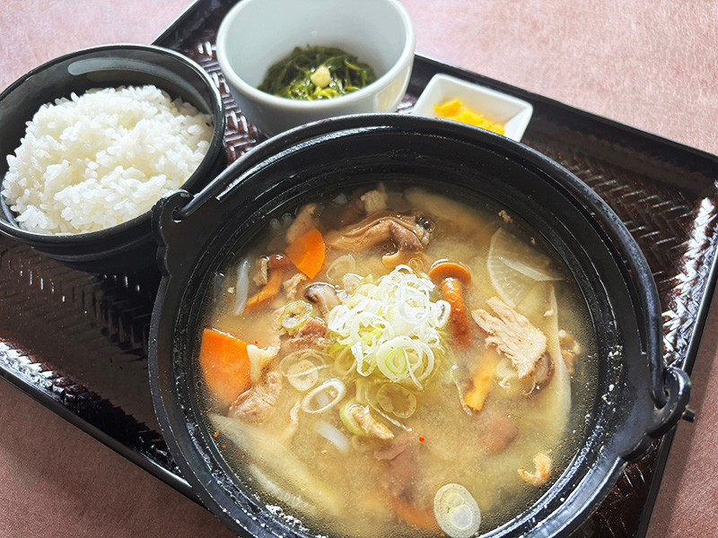 白金豚とキノコたっぷり豚汁