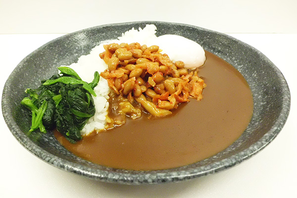 うんめぇキムチそぼろ納豆カレー