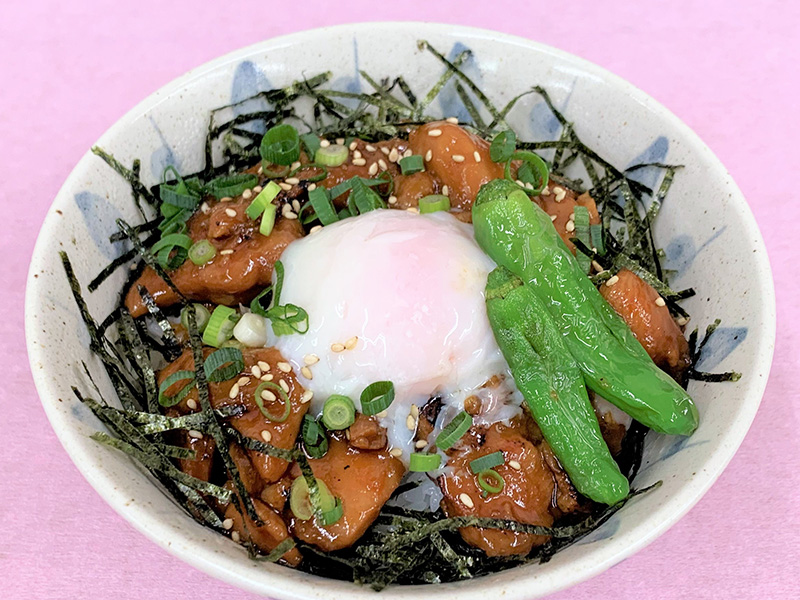 春の焼鳥丼