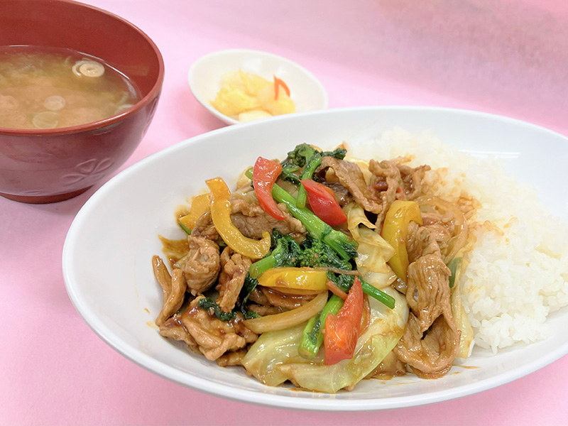 菜の花と春キャベツの回鍋肉飯