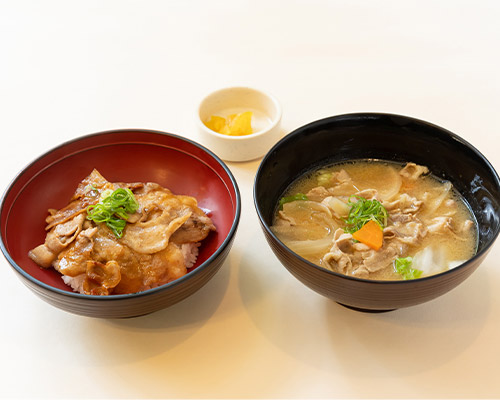 新潟県産雪室熟成豚の豚丼と越乃黄金豚の豚汁セットの画像