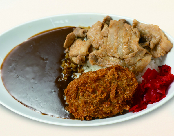 常陸牛入りメンチカツのスタミナカレー