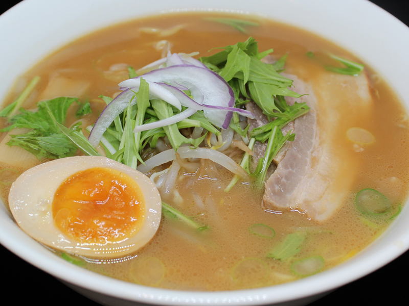 煮干し白湯ラーメン