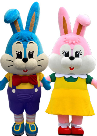 ひたち海浜公園「海くん(左)&花ちゃん(右)」