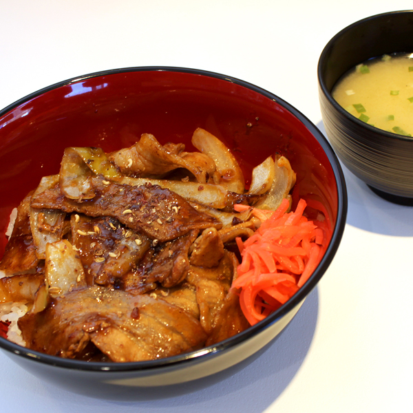 しびれる豚バラ丼