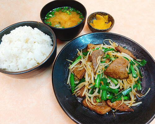 ニラレバ定食