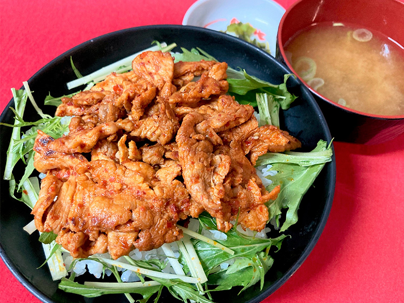 どっ辛おやじの辛味噌丼