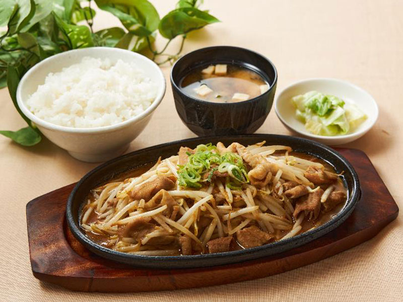 白もつ野菜炒め定食