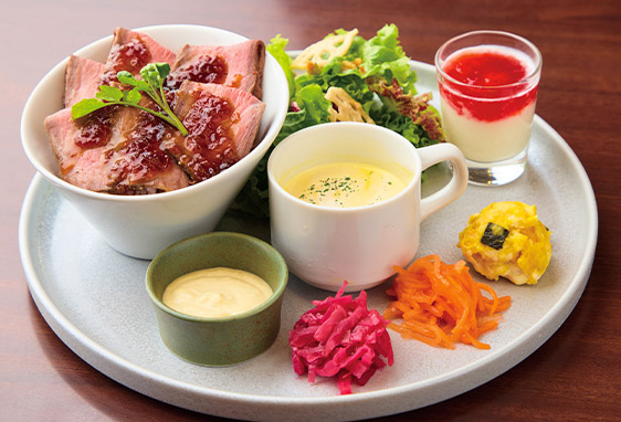 ローストビーフ丼deプレートの画像