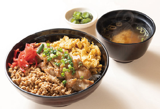 千葉県産ピーナッツ使用の炙り鶏丼の画像