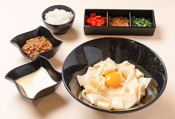 カレボナーラまぜうどんの画像