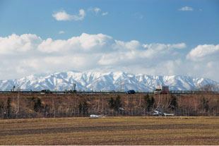 「樺戸山脈をバックに」のイメージ画像