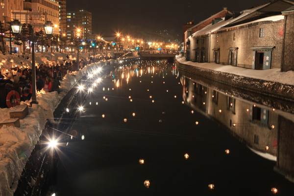 「雪あかり燦めく冬の運河」のイメージ画像