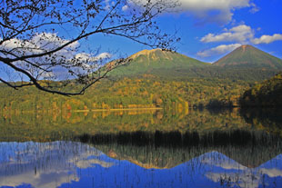「神秘の湖沼」のイメージ画像