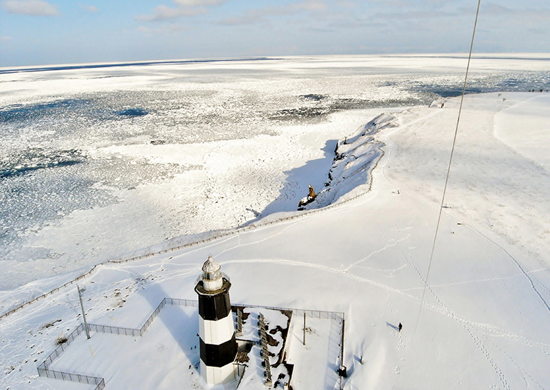 「白い冬の岬」のイメージ画像