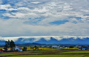 「連峰の雲滝」のイメージ画像