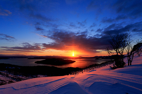「光柱の湖」のイメージ画像