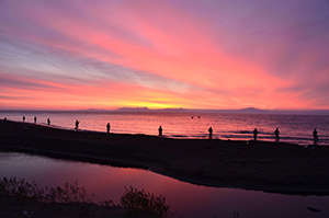 釣り人たちの朝のイメージ画像