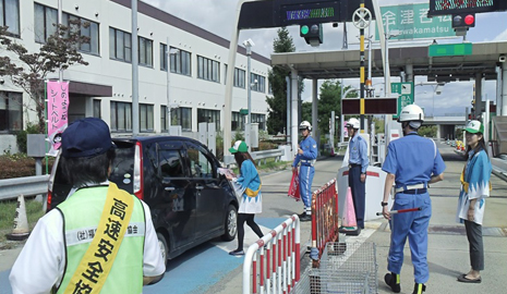 交通安全チラシ･グッズ等の配布