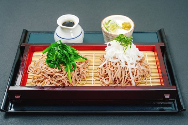 大根そば＆ニラそば合盛りのイメージ画像