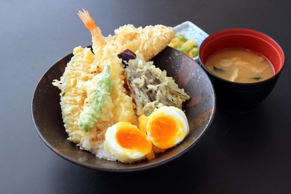 【平日ランチ】海老と鶏天の彩り丼.jpg
