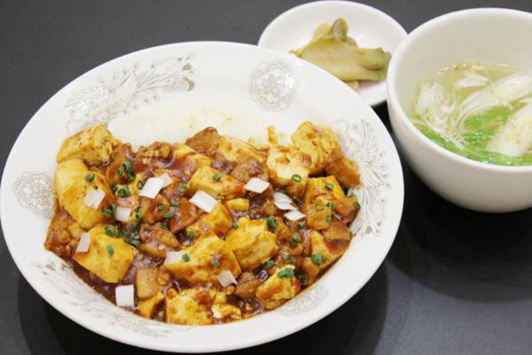 肉ごろごろ麻婆豆腐丼【加工済み】.jpg