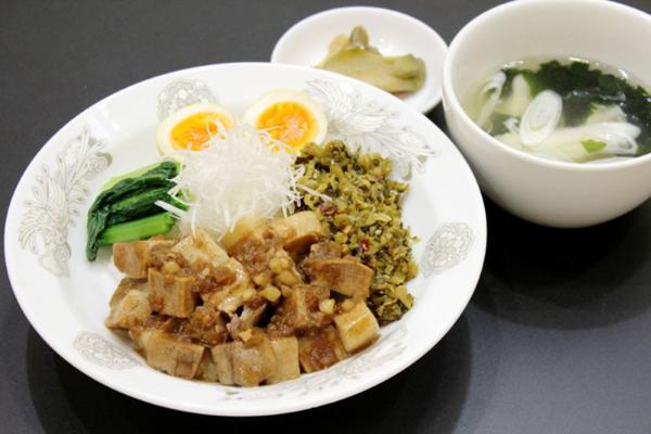 ルーロー飯【加工済み】.jpg