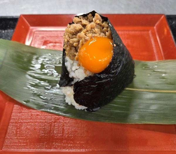 第2位「鶏そぼろ+卵黄醤油漬け」のイメージ画像