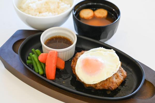 目玉焼きハンバーグ.jpg