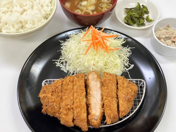 とんかつ定食のイメージ画像
