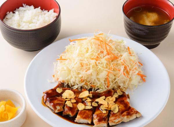 2025.10.白金豚のトンテキ定食.jpg
