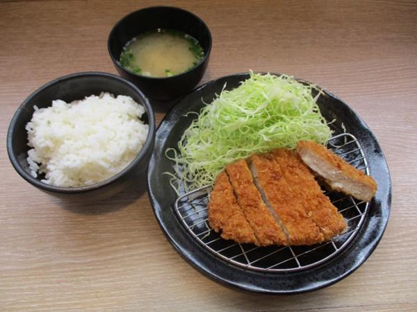 第3位「肉厚とんかつ定食」のイメージ画像