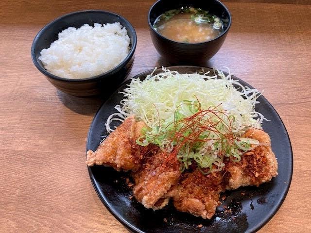 ぴりスパの油淋鶏定食.jpg