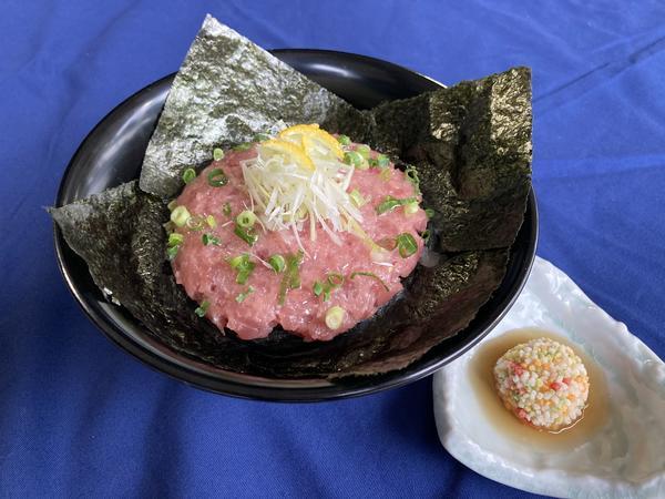 鮪のタタキ丼のイメージ画像