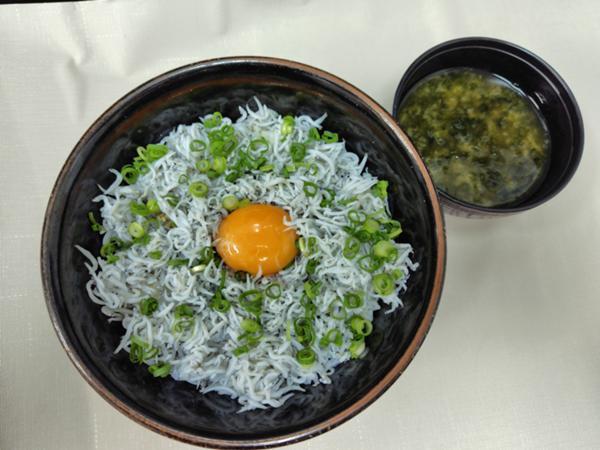 大津港のしらす丼　あおさ.JPG
