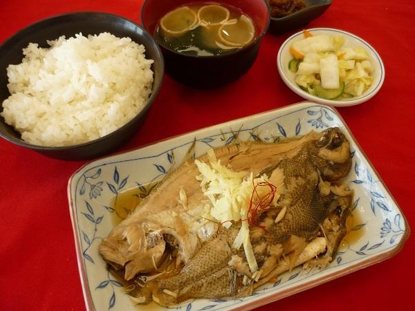 肉持ち煮魚定食.JPG