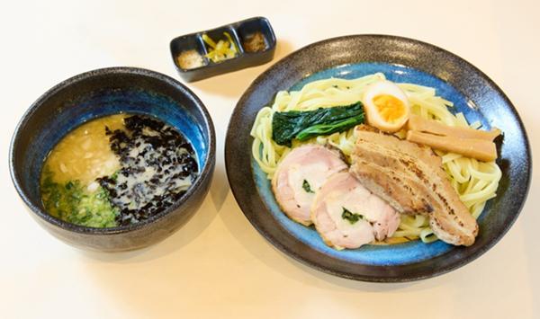 第2位「彩の国地鶏タマシャモと ゴールデンポークの白湯つけめん」のイメージ画像