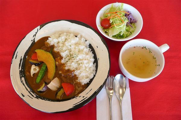たかべん　野菜ゴロゴロカレー .JPG