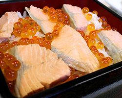 亘理名物はらこ飯