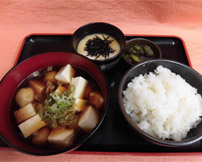 とろろご飯といもの子汁