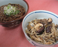 ４種のきのこミニ丼セット（そば）