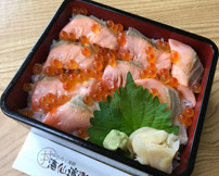 三陸産炙り鮭いくら親子丼