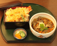 きのこたっぷりそばと大きなえび天重のセット