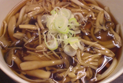 きのこうどん