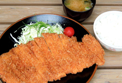 那須鶏(350g)のチキンカツ定食